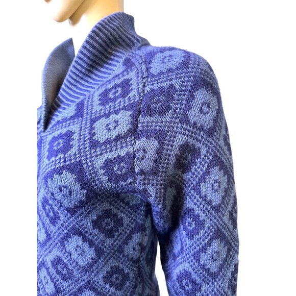 HandmadeVintage Blue Diamond Pattern V-Neck Sweater Button Detail & Round Hem Sm - Picture 7 of 12